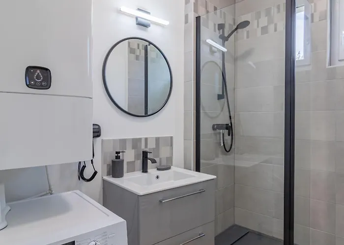 Сasa de vacaciones Maison Rénovée Avec Jardin Proche D'angers - Fr-1-622-92 *