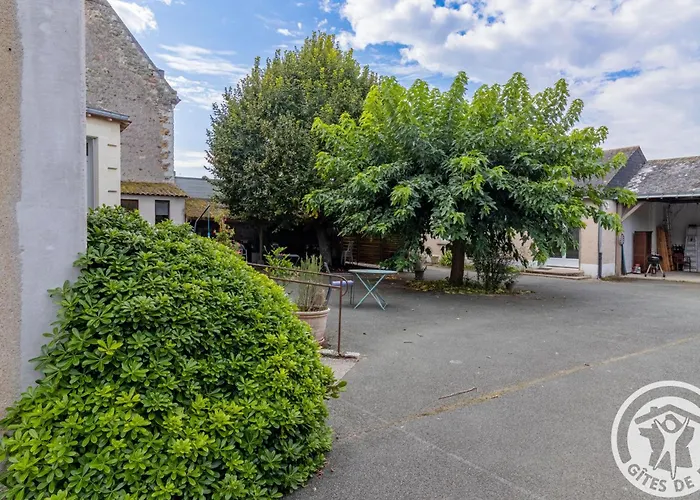 Maison Rénovée Avec Jardin Proche D'angers - Fr-1-622-92
